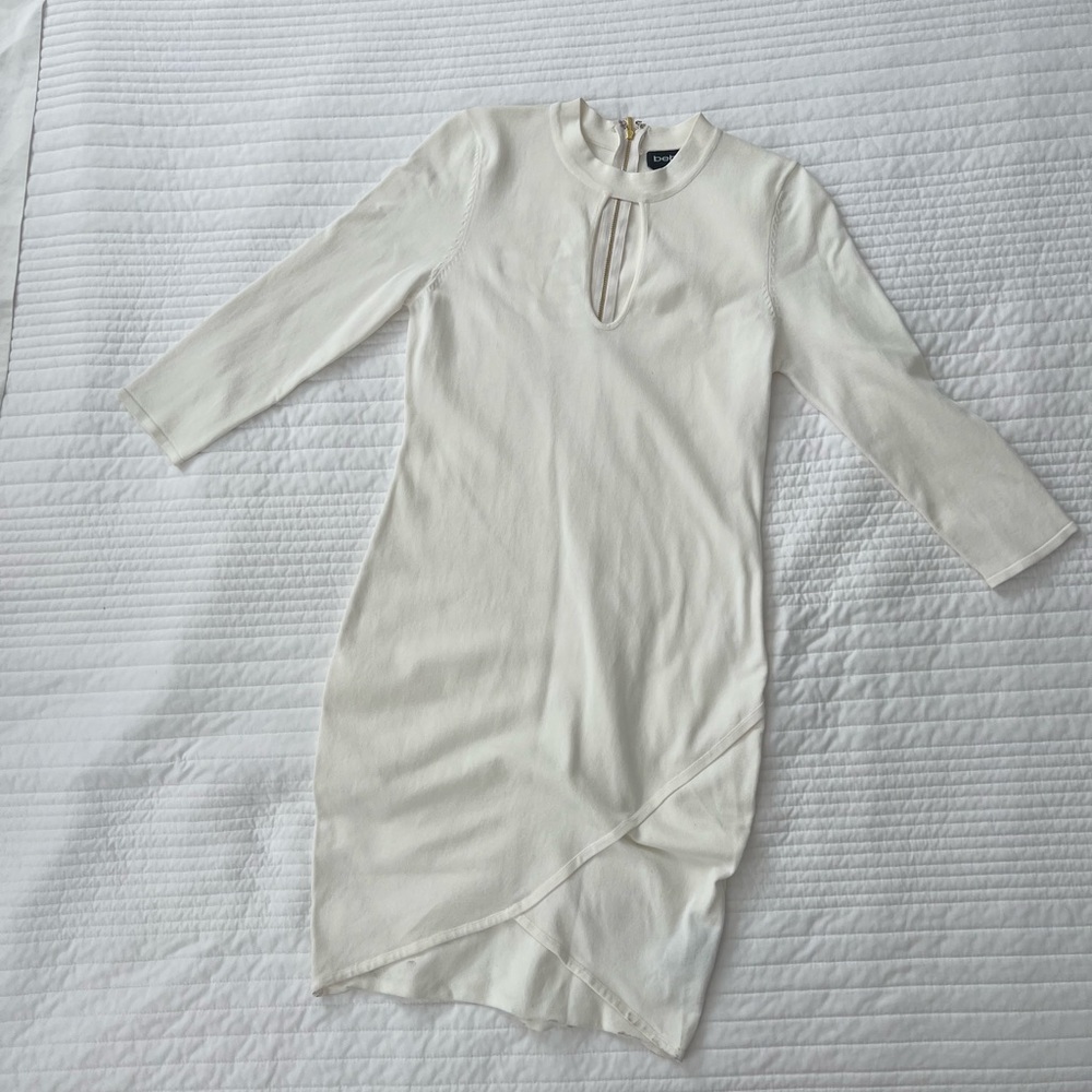 White long sleeve fitted dress
